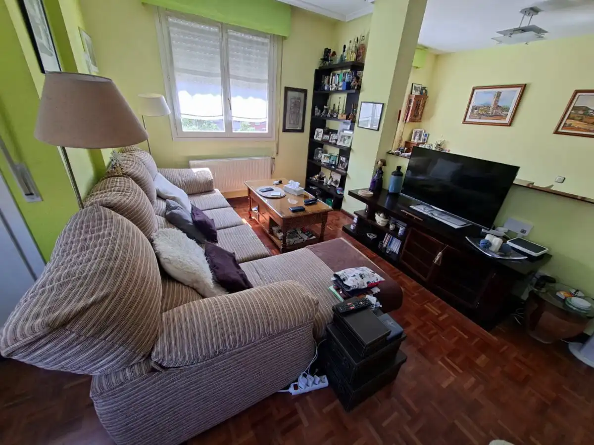 Sala de estar de Piso en venta en Vitoria - Gasteiz con Calefacción, Parquet y Terraza