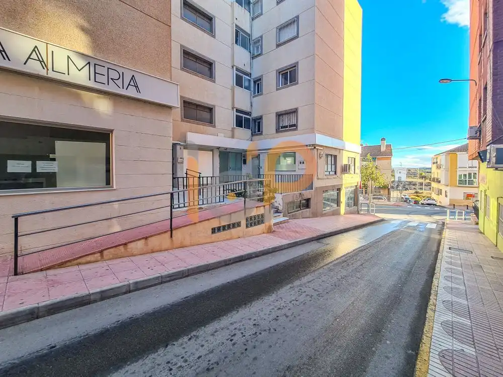 Locale commerciale in affitto a Huércal-Overa