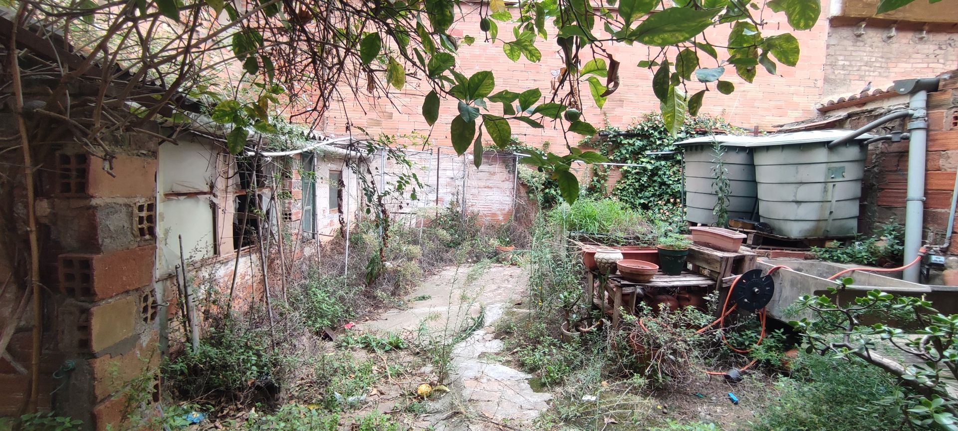 Jardí de Casa adosada en venda en Badalona amb Jardí privat, Traster i Forn