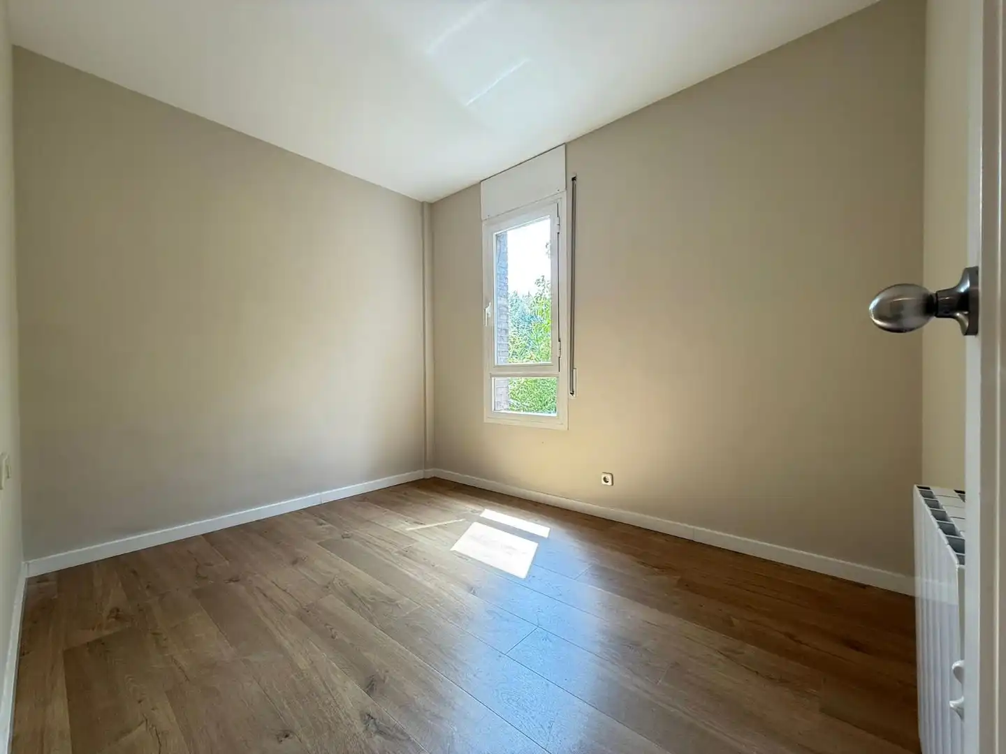 Bedroom of Flat for rent in Sant Cugat del Vallès  with Air Conditioner, Heating and Parquet flooring