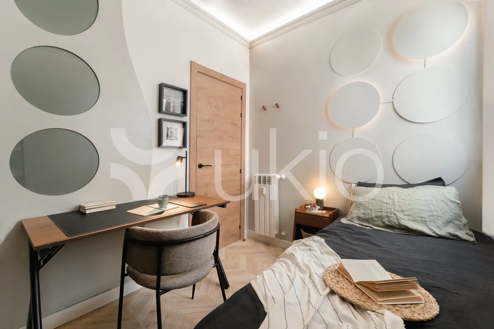 Dormitori de Apartament de lloguer en Madrid amb Aire condicionat, Calefacció i Moblat