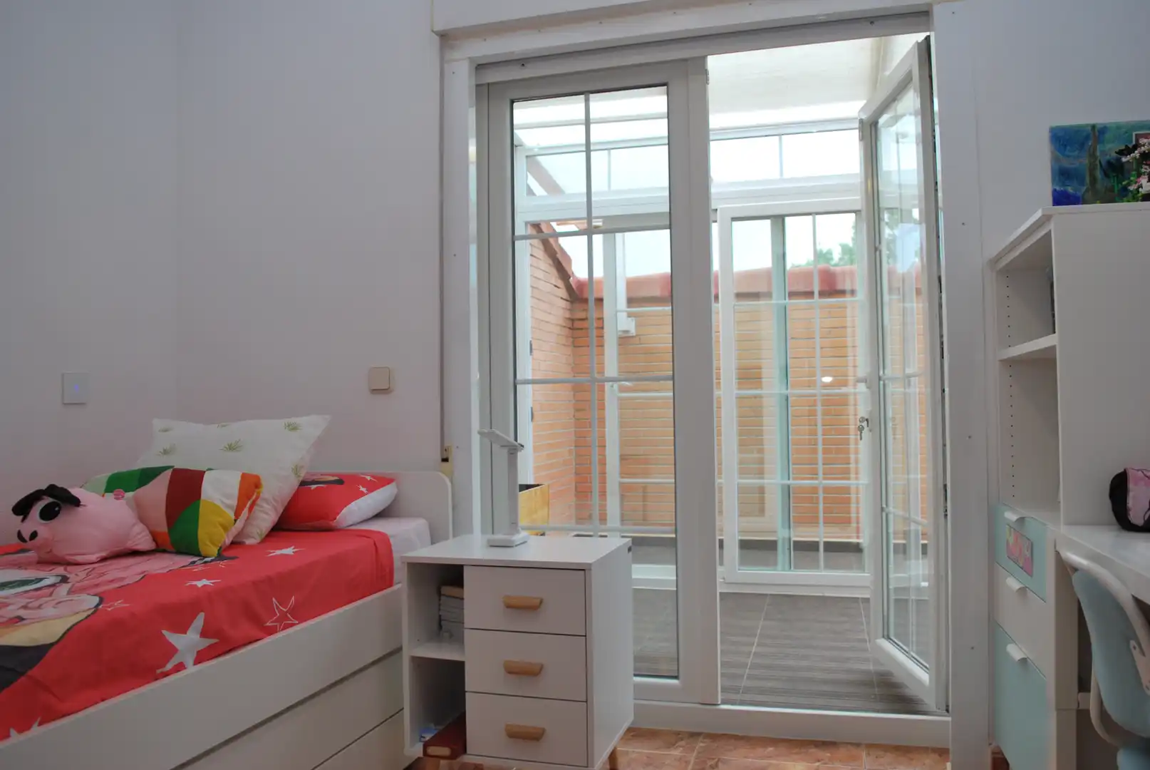 Schlafzimmer von Einfamilien-Reihenhaus zum Verkauf in Valdemorillo mit Privatgarten, Terrasse und Abstellraum