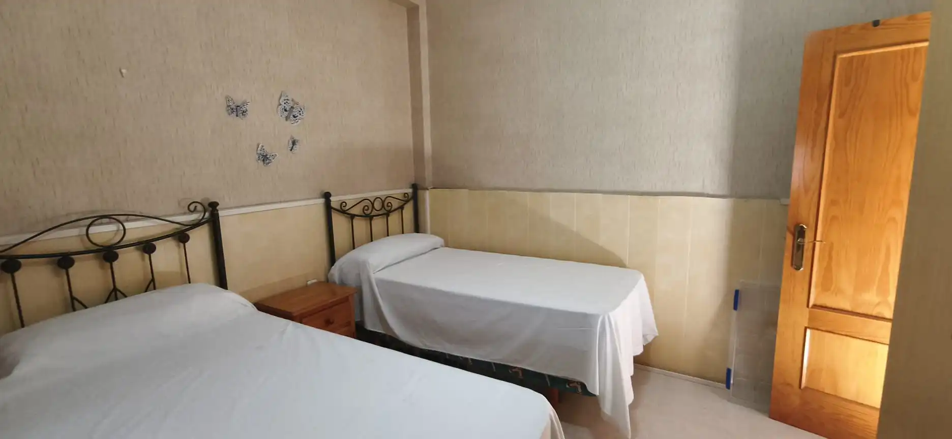 Dormitori de Casa o xalet en venda en Sevilla amb Aire condicionat, Terrassa i Moblat