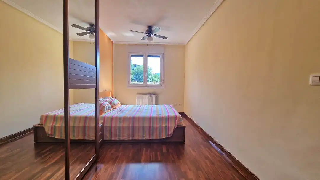 Schlafzimmer von Wohnung zum Verkauf in Urnieta mit Heizung und Abstellraum
