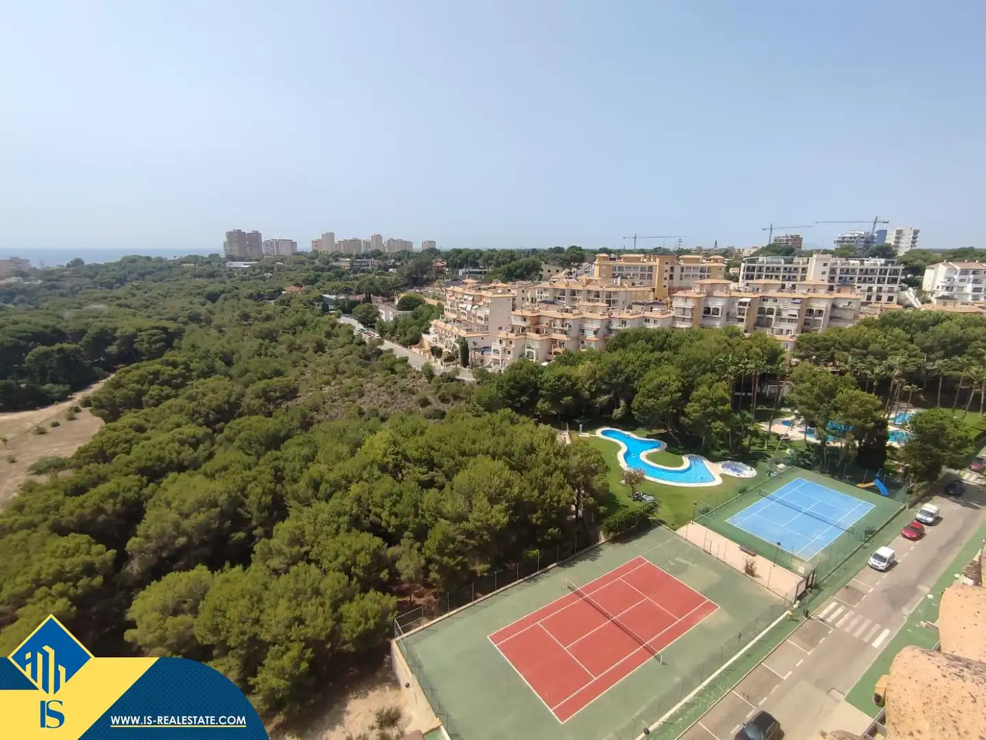 Vista exterior de Pis en venda en Córdoba amb Terrassa, Moblat i Balcó