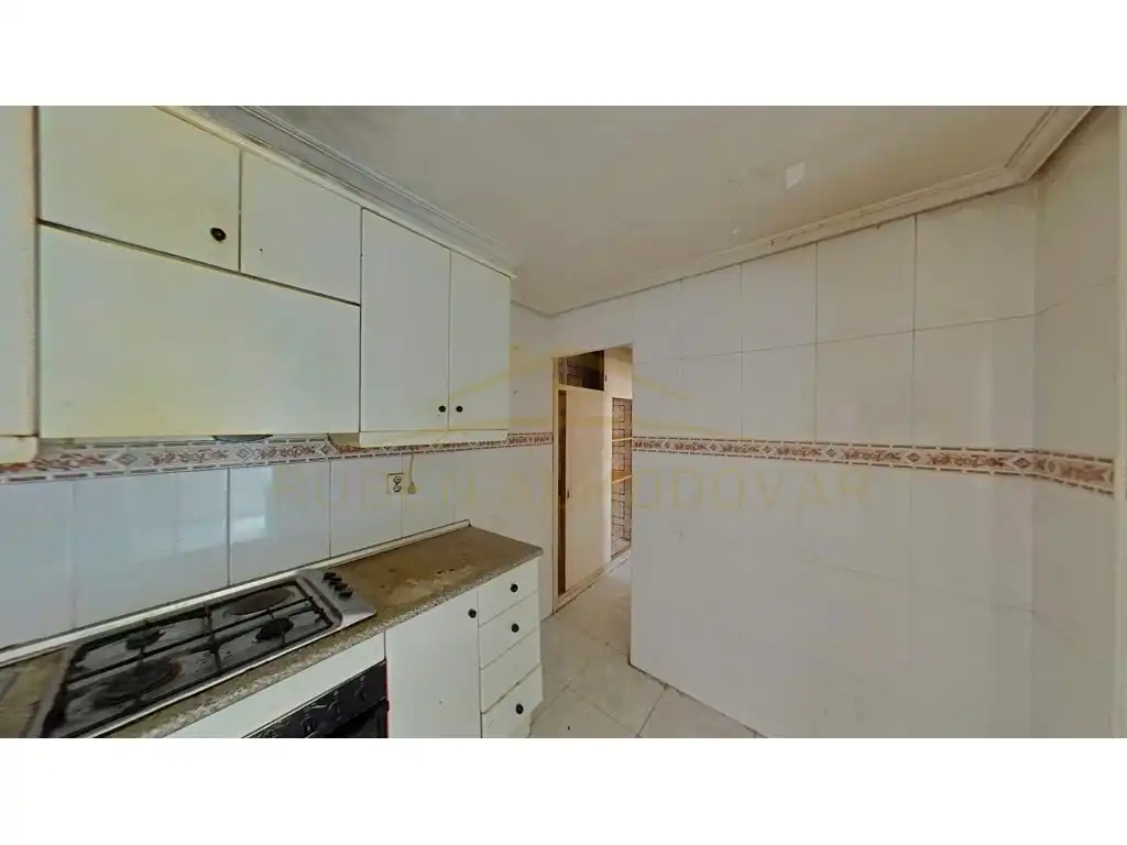 Piso en venta en Calle Gines Garcia Esquitino 93