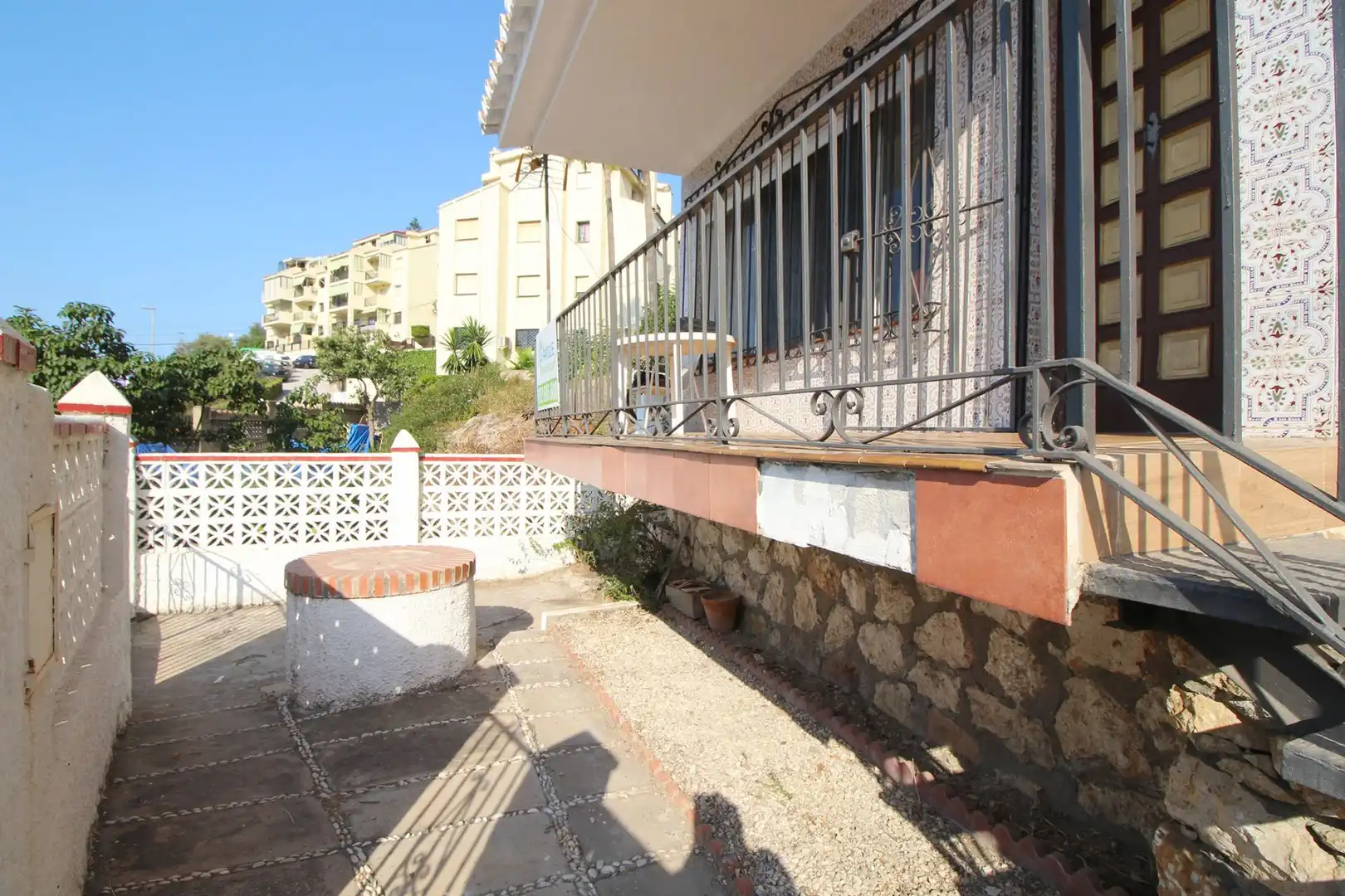 Vista exterior de Casa o xalet en venda en Rincón de la Victoria amb Aire condicionat, Calefacció i Jardí privat