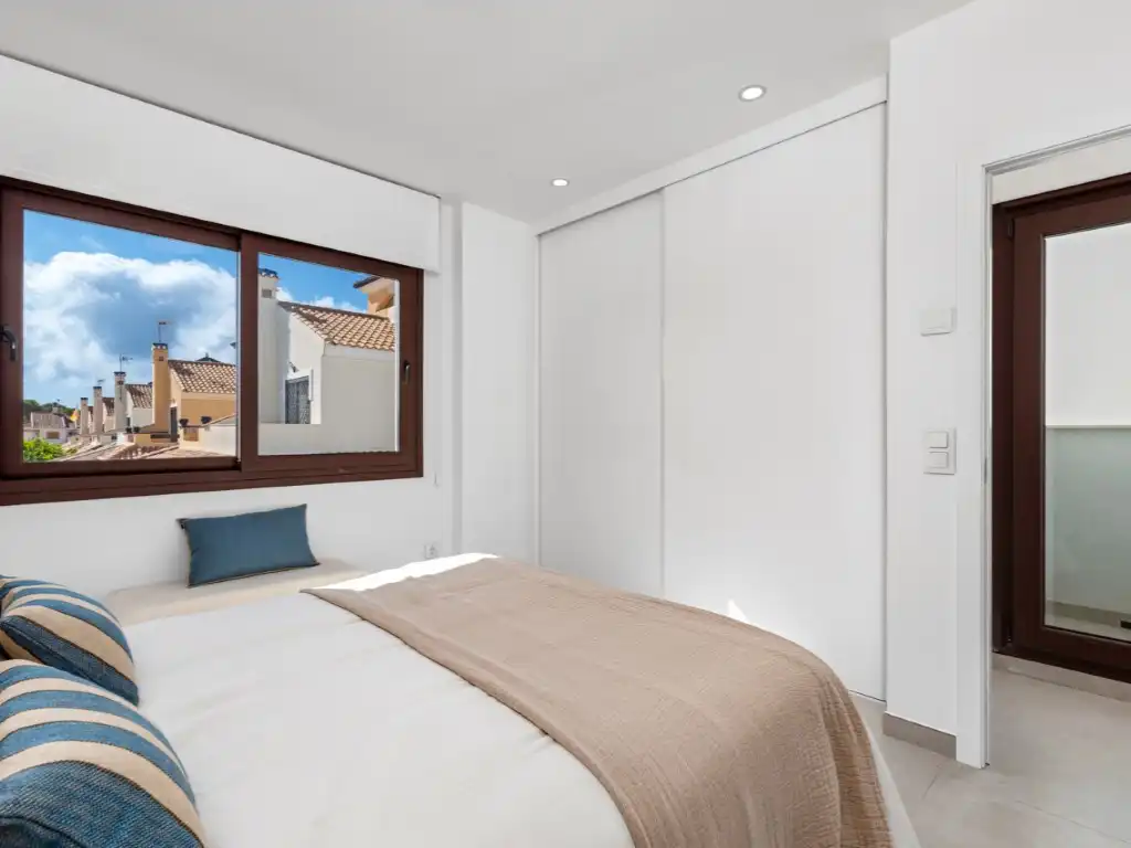 Dormitori de Casa o xalet en venda en Pilar de la Horadada amb Piscina