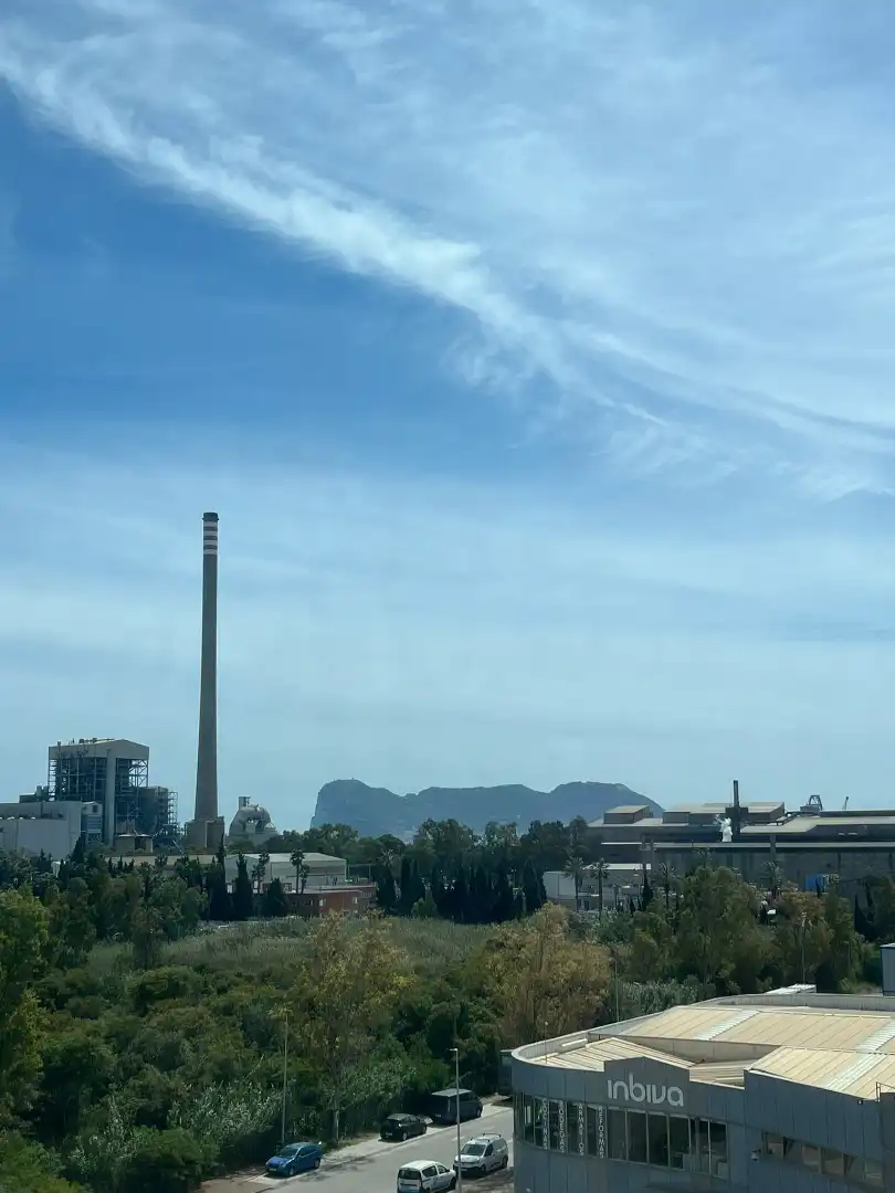 Vista exterior de Oficina en venda en Los Barrios