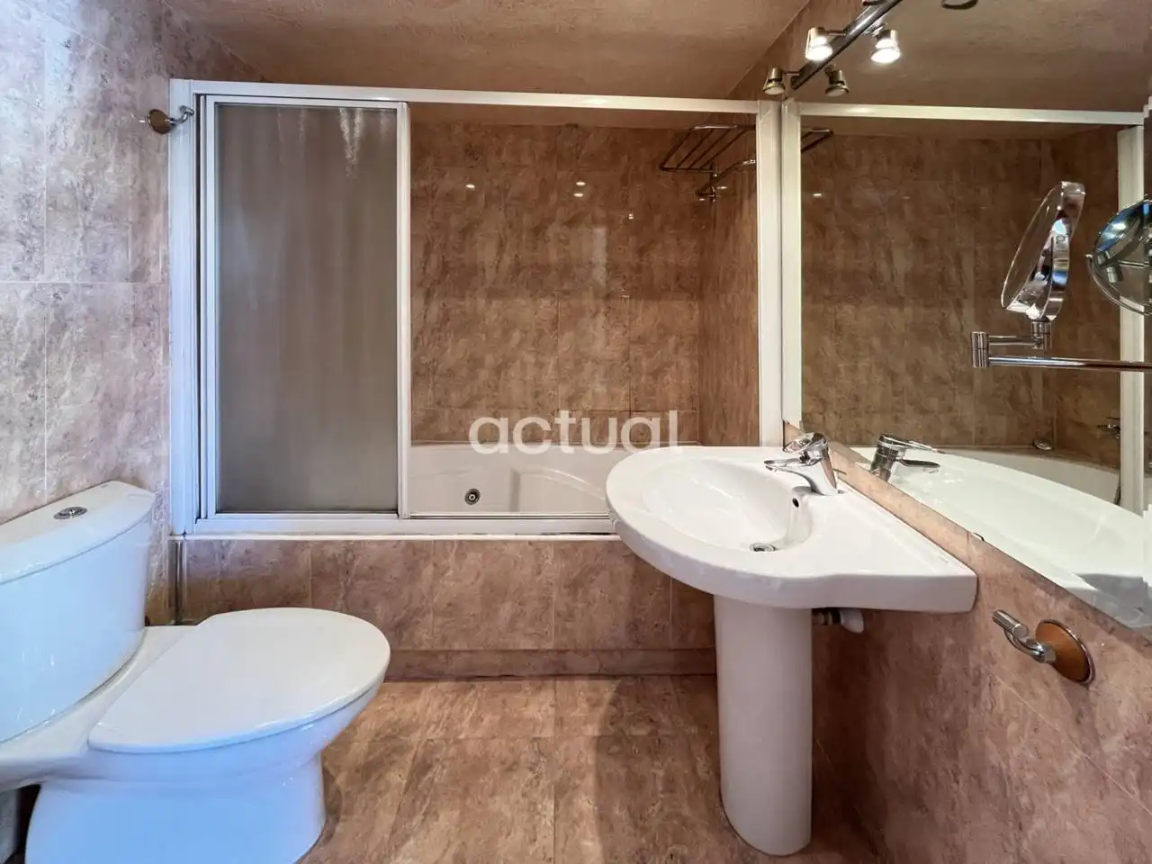 Baño de Piso en venta en Santa Cristina d'Aro con Aire acondicionado, Calefacción y Terraza