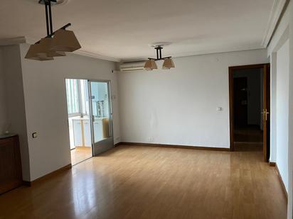 Living room of Flat for sale in  Madrid Capital  with Air Conditioner and Terrace