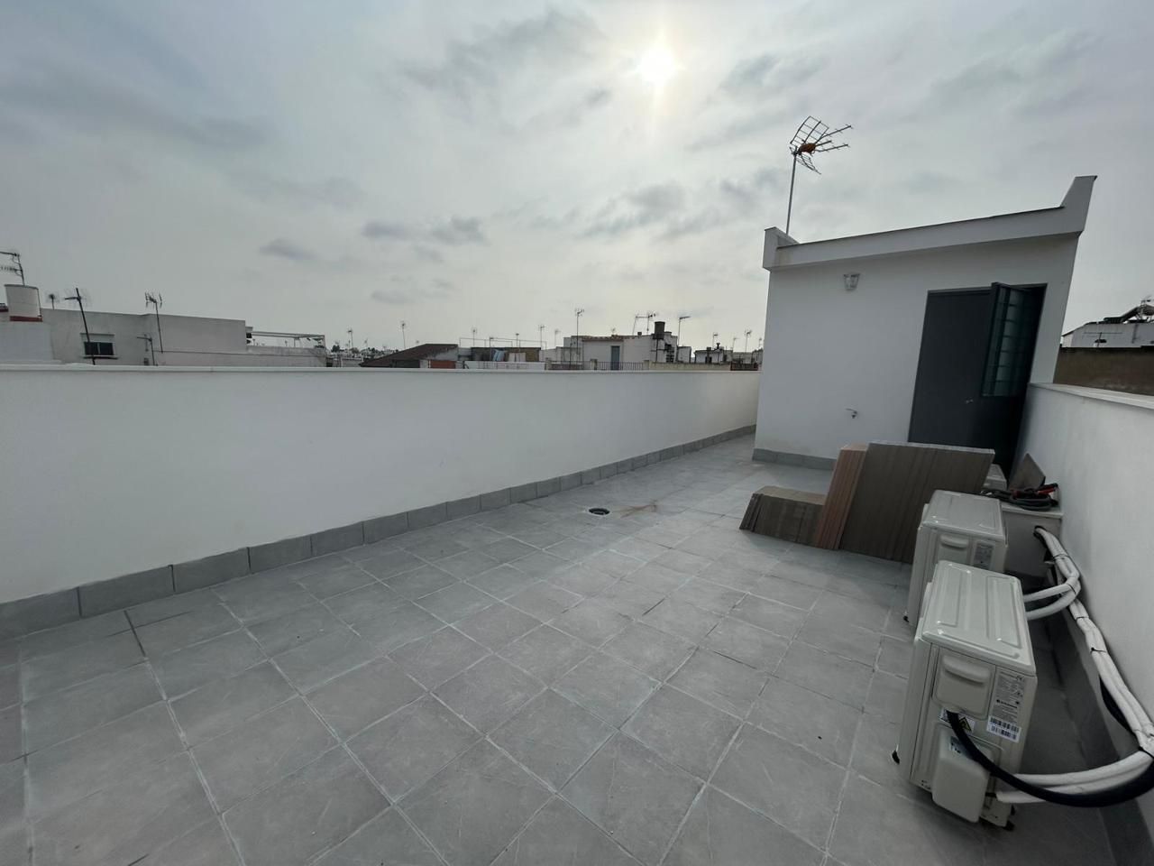 Terrassa de Casa o xalet de lloguer en Dos Hermanas amb Aire condicionat