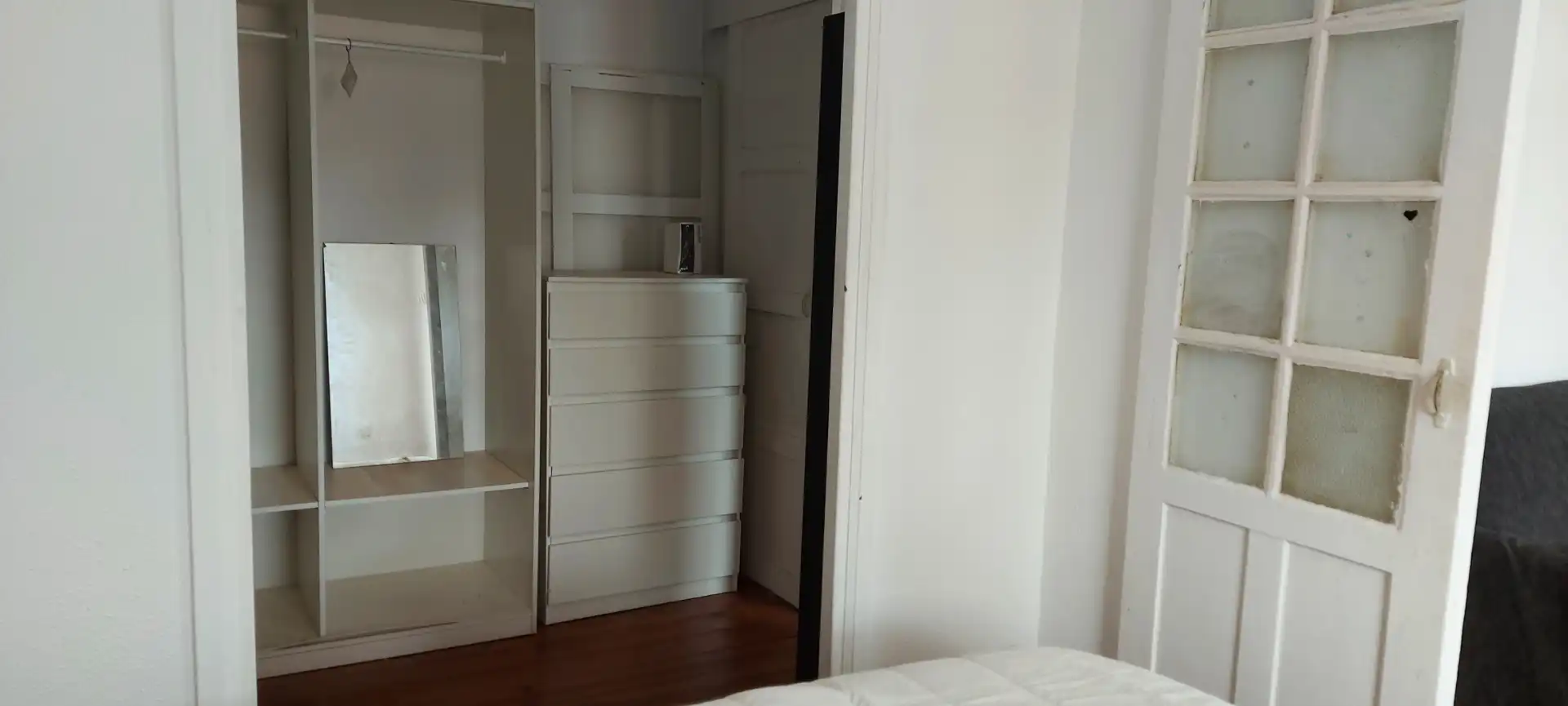 Dormitori de Apartament en venda en A Coruña Capital  amb Terrassa, Forn i Rentadora