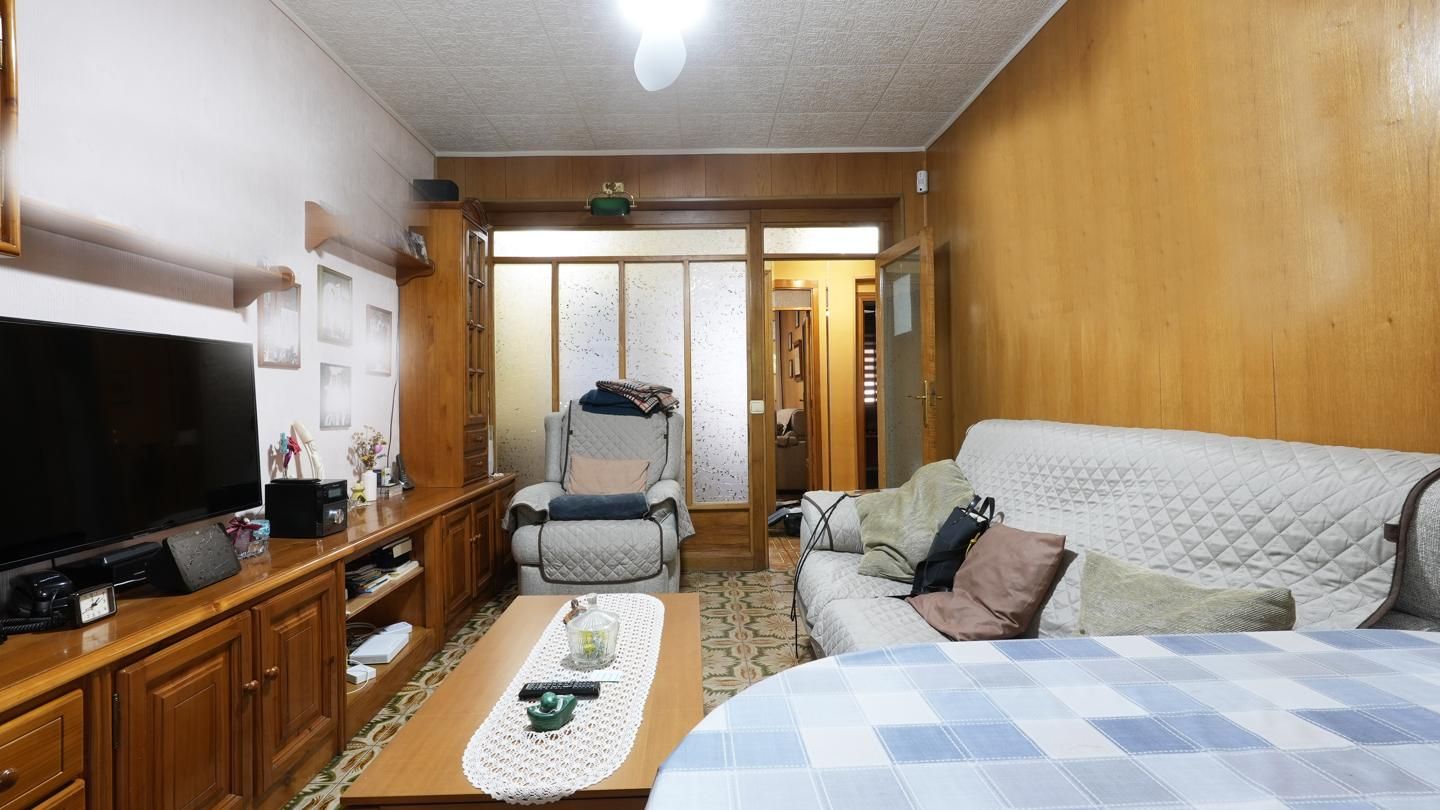 Sala d'estar de Pis en venda en  Madrid Capital amb Calefacció, Terrassa i Moblat
