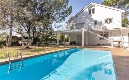 Exterior view of House or chalet for sale in Sant Cugat del Vallès  with Air Conditioner, Heating and Terrace