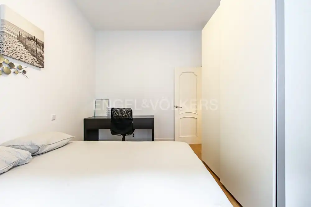 Schlafzimmer von Wohnung zur Miete in Madrid mit Klimaanlage, Heizung und Möbliert