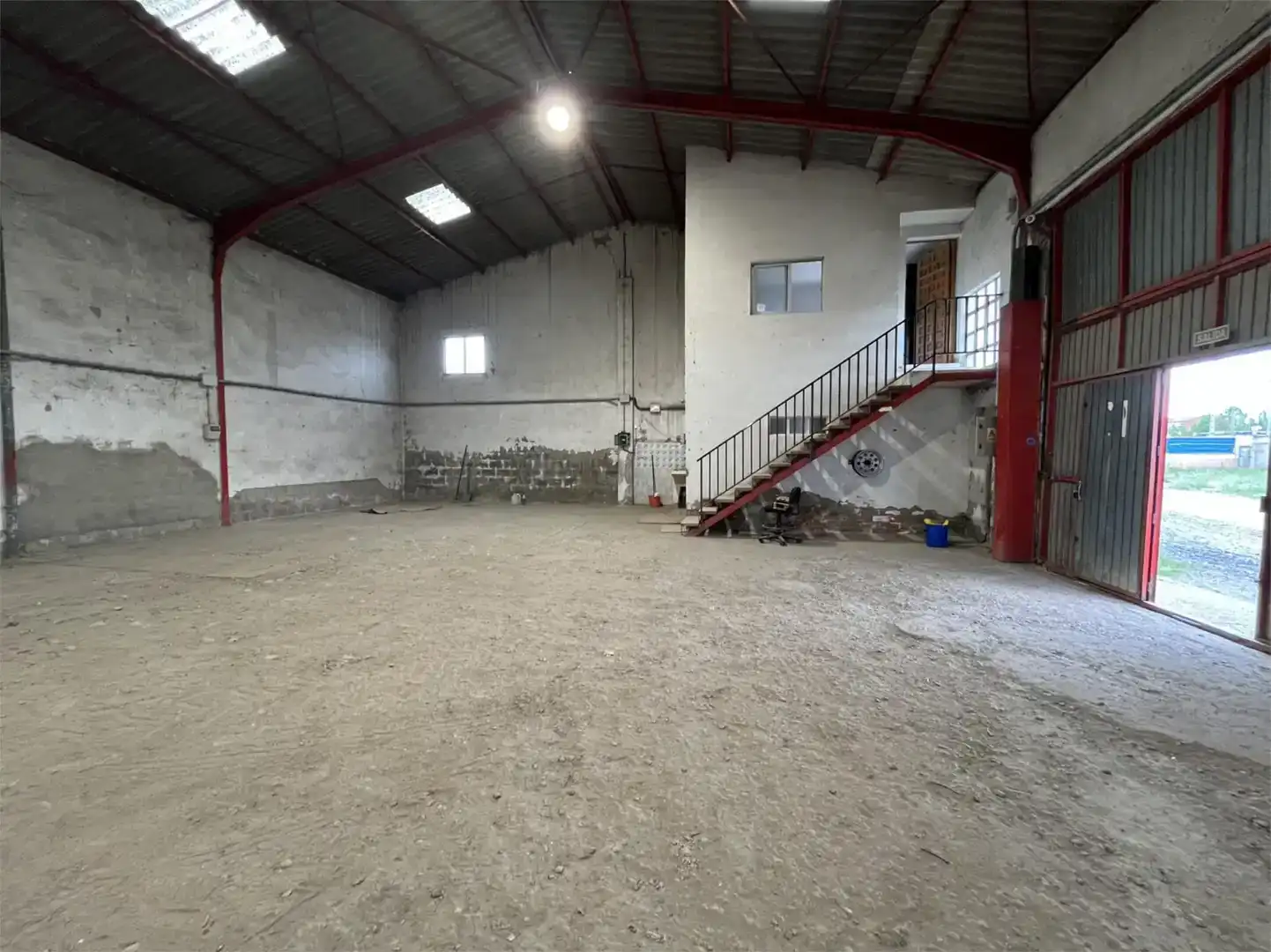 Industrial buildings for rent in Villaturiel
