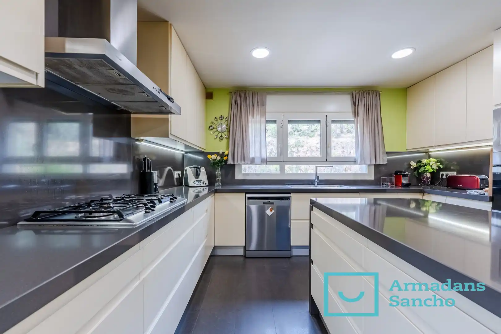 Cocina de Casa o chalet en venta en Cabrera de Mar con Calefacción, Jardín privado y Terraza