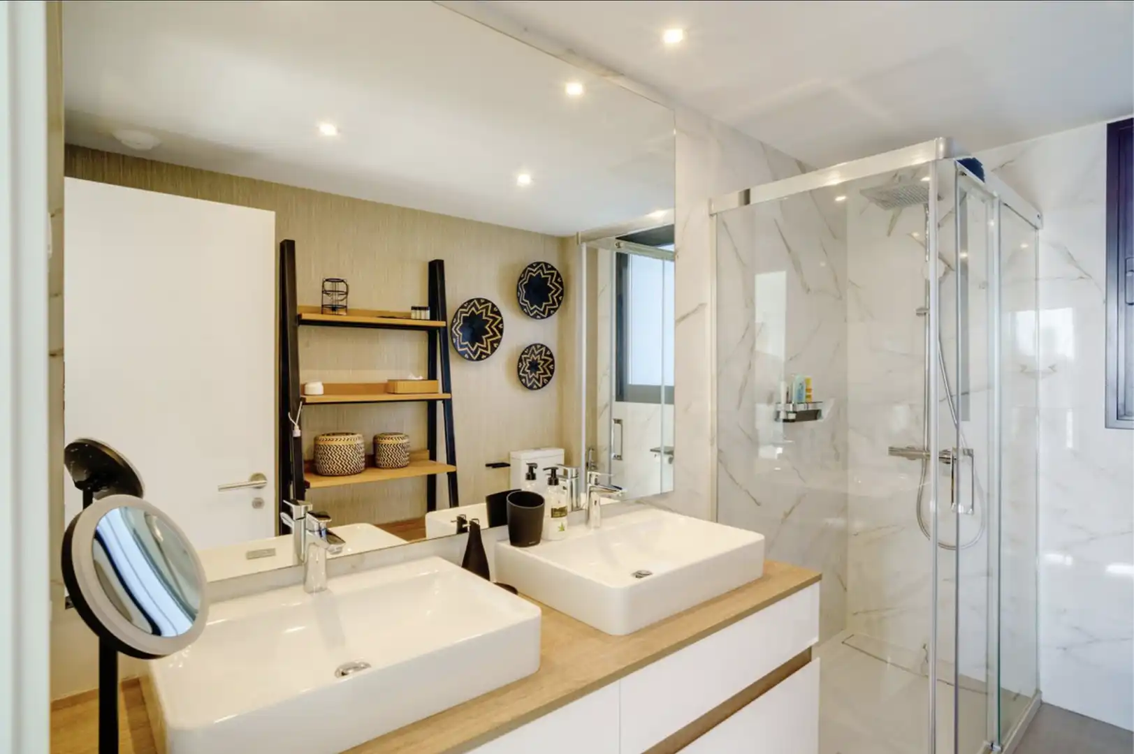 Bany de Apartament de lloguer en Estepona amb Aire condicionat, Terrassa i Moblat