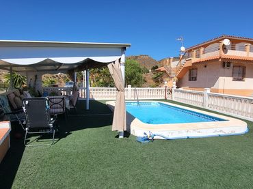 Casa amb piscina en venda a Cotomar
