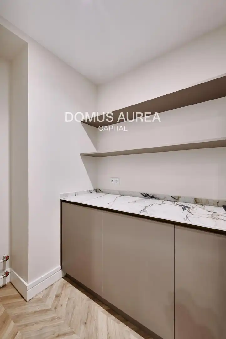 Piso en venta en Diego de León, 52, Lista