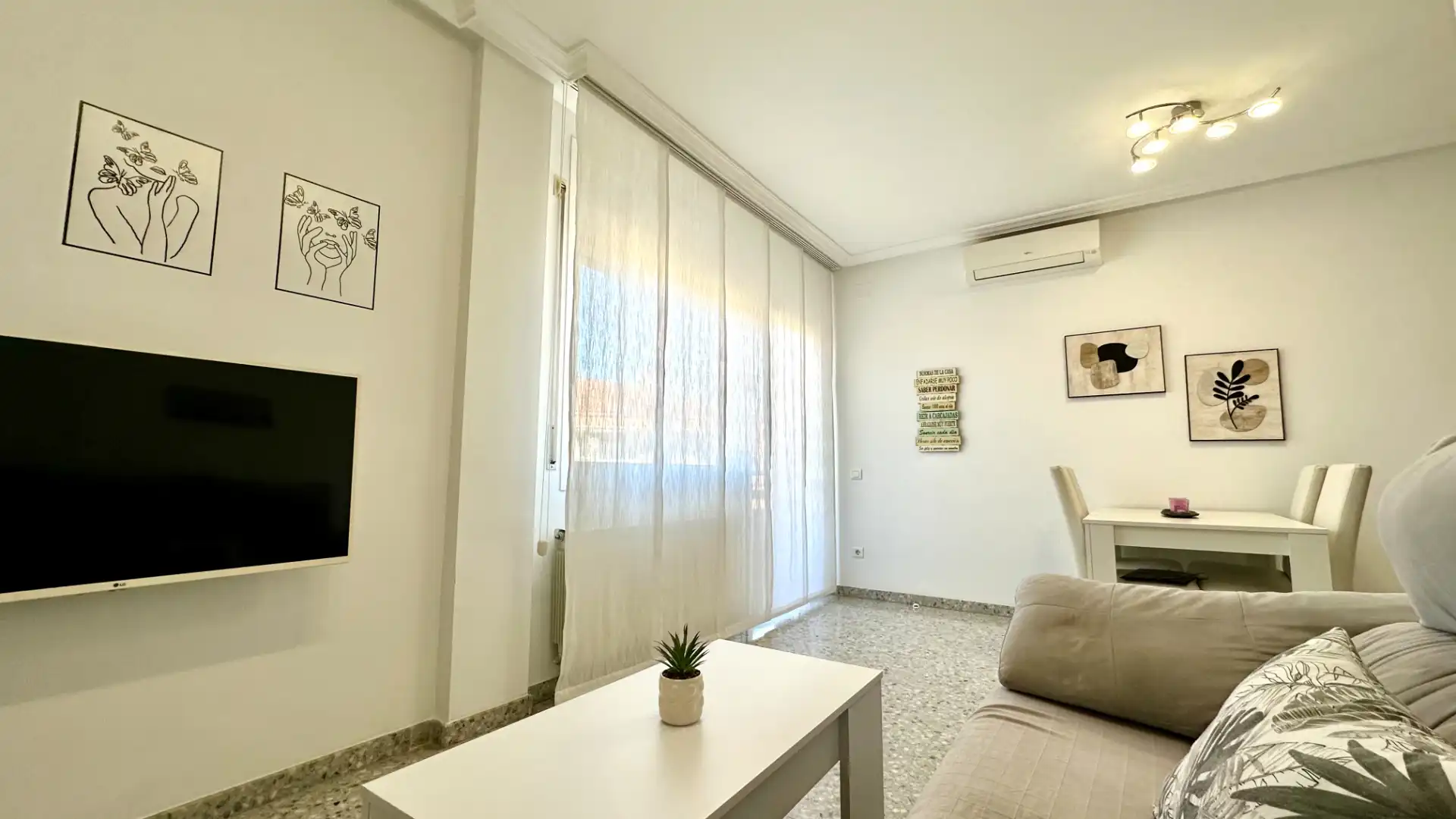 Flat with terrace for sale in Can Clos - Pinetons