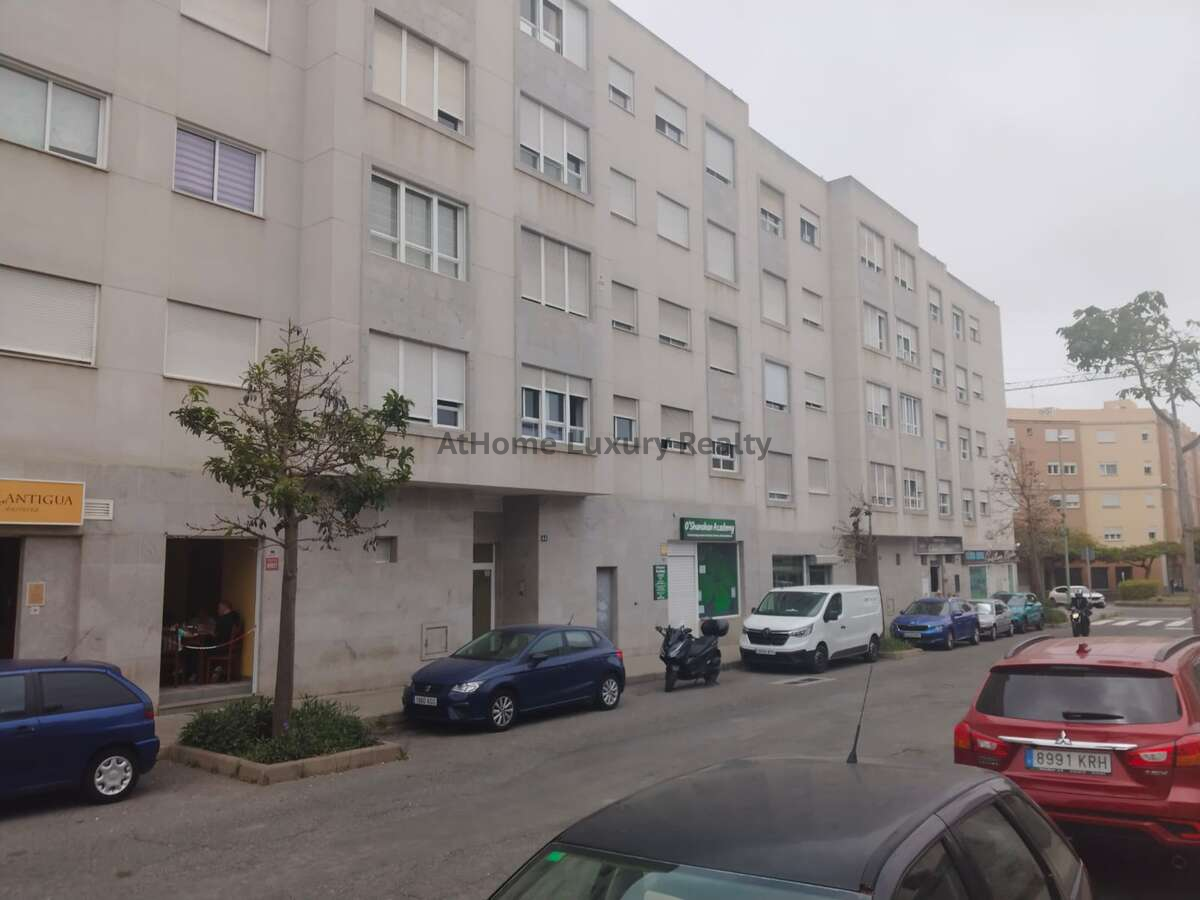 Exterior view of Flat for sale in Las Palmas de Gran Canaria  with Storage room, Furnished and Oven