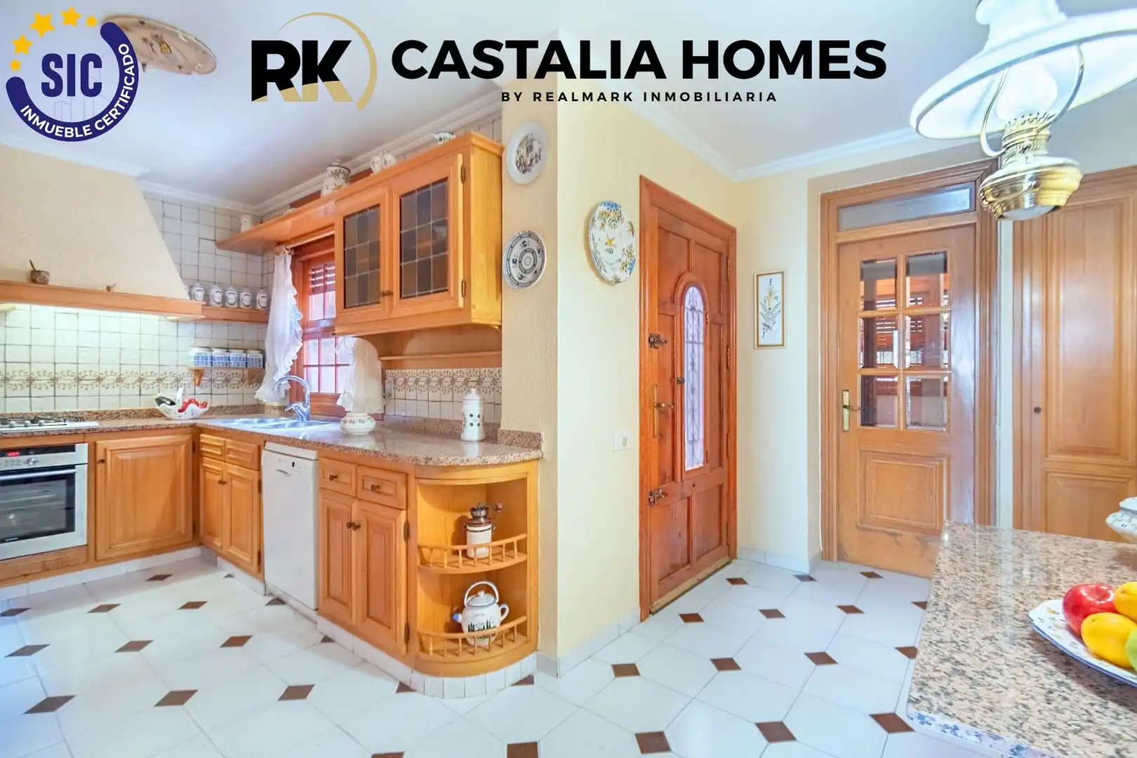 Cocina de Casa o chalet en venta en Castellón de la Plana / Castelló de la Plana con Calefacción, Jardín privado y Parquet