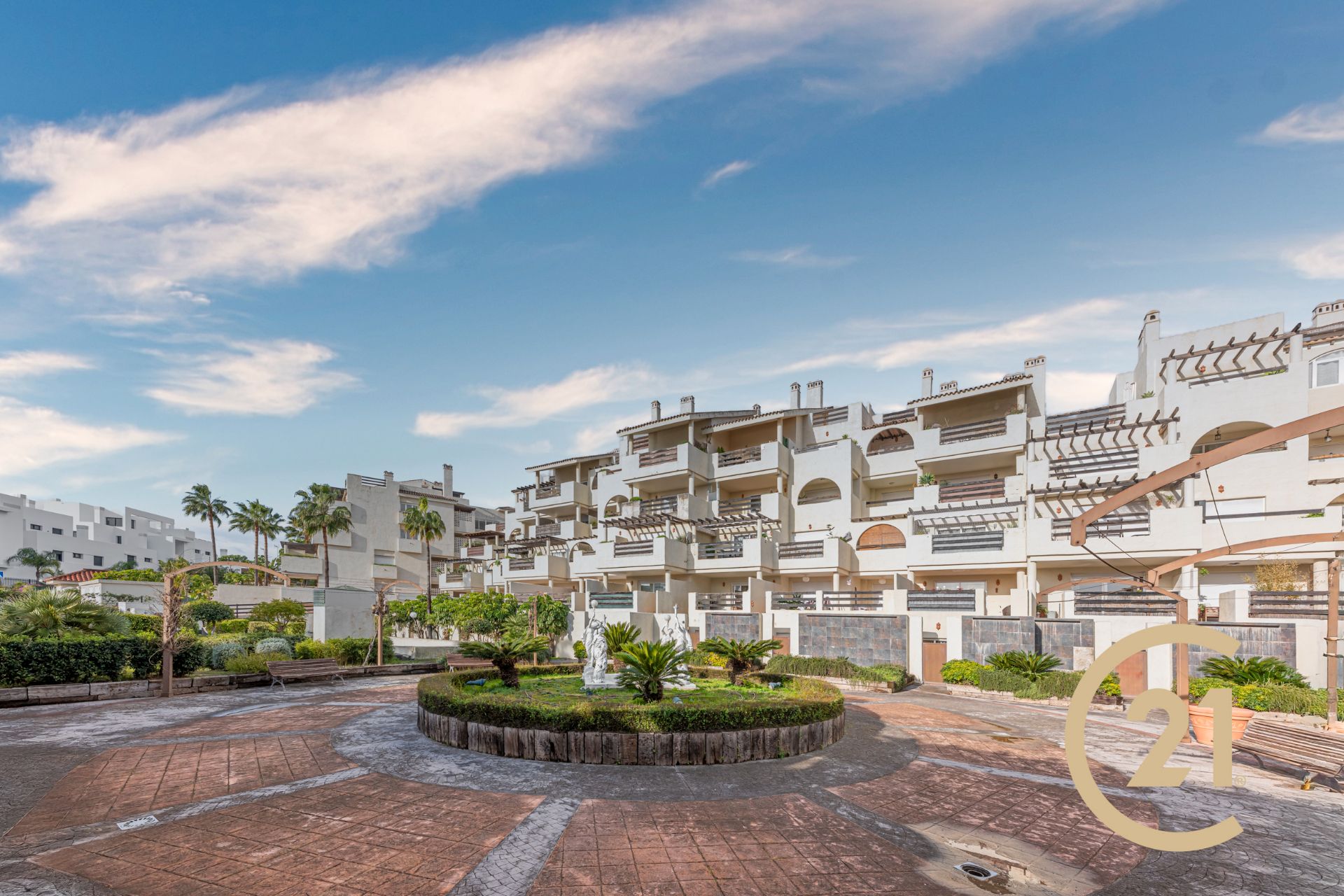 Vista exterior de Dúplex en venta en Estepona con Aire acondicionado, Terraza y Amueblado