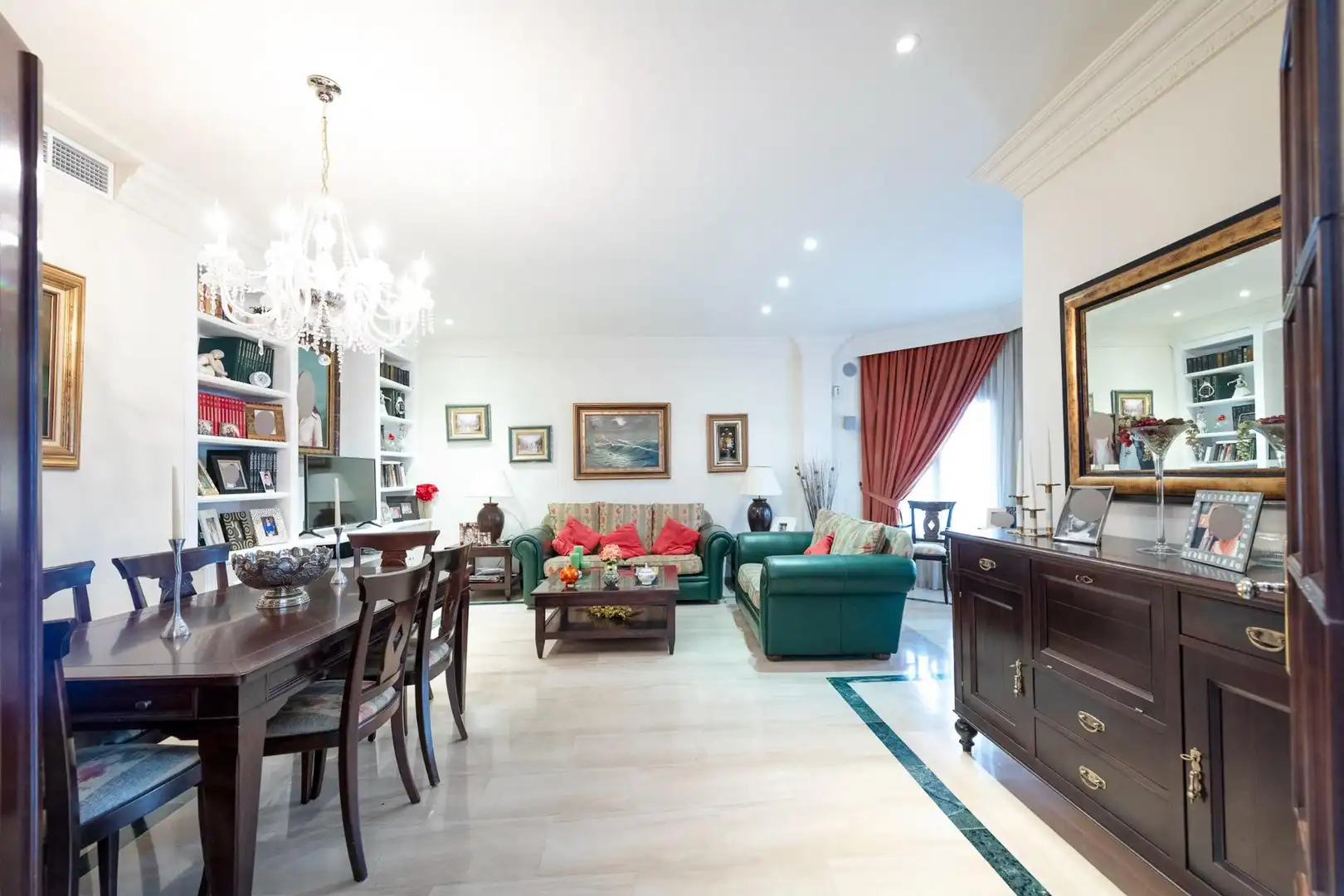 Sala d'estar de Casa o xalet en venda en Rincón de la Victoria amb Aire condicionat, Jardí privat i Terrassa