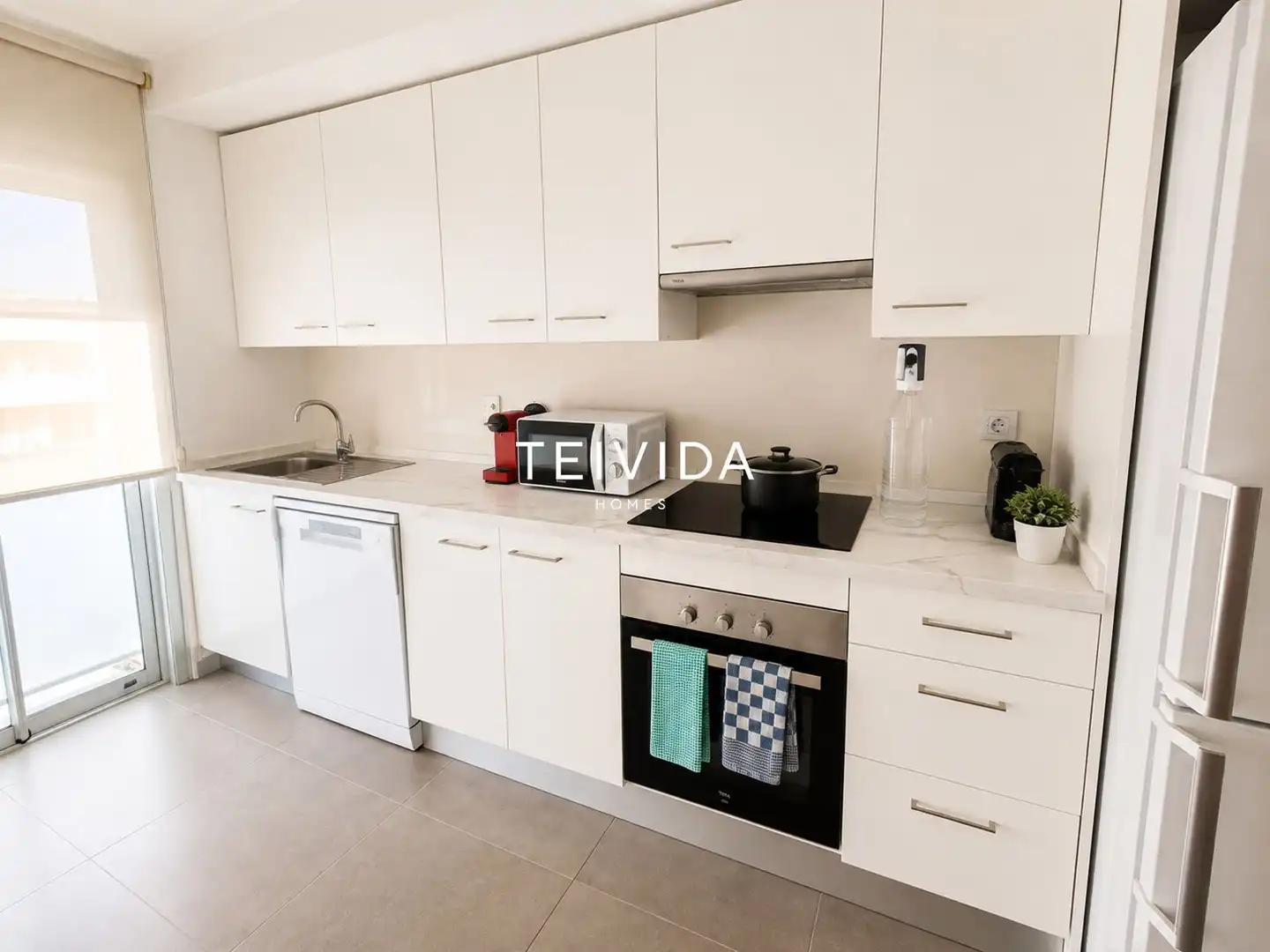 Cocina de Piso en venta en Granadilla de Abona con Terraza, Trastero y Piscina