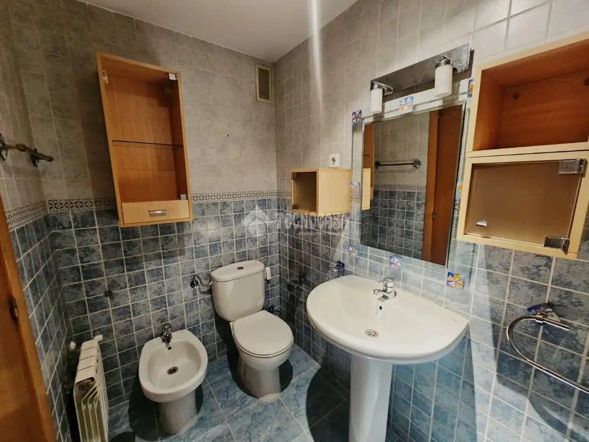 Bathroom of Flat for sale in Parla