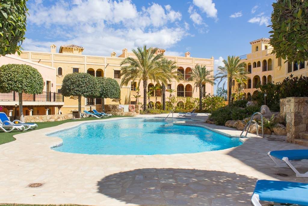 Piscina de Apartament en venda en Vera amb Aire condicionat, Jardí privat i Terrassa