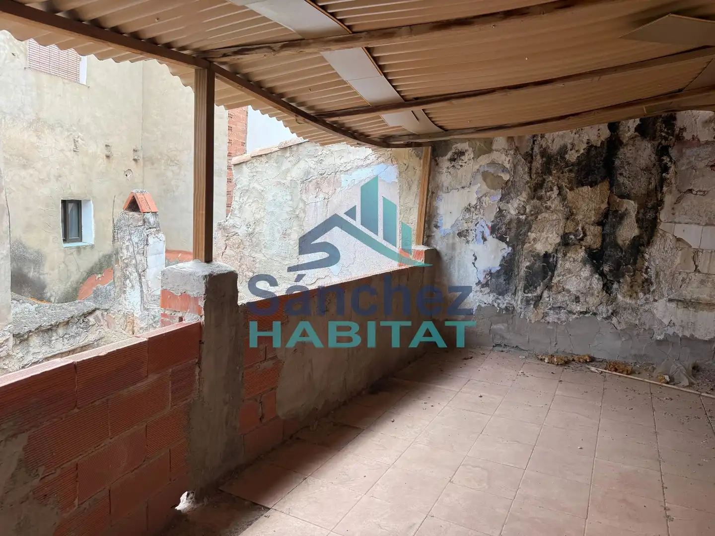 Finca rústica en venda en Chelva amb Jardí privat, Terrassa i Traster