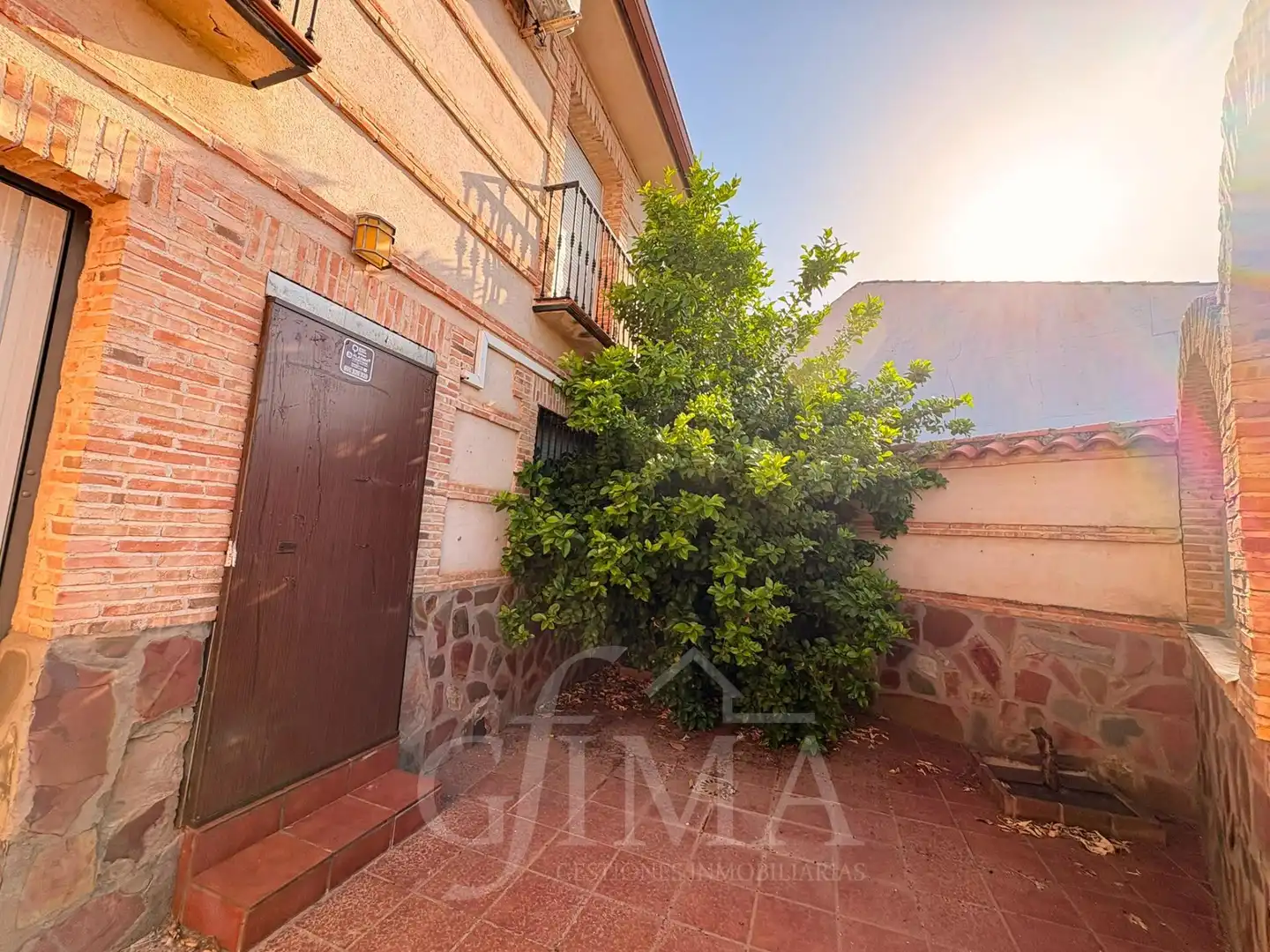 Vista exterior de Casa adosada en venda en Alcolea de Calatrava amb Calefacció