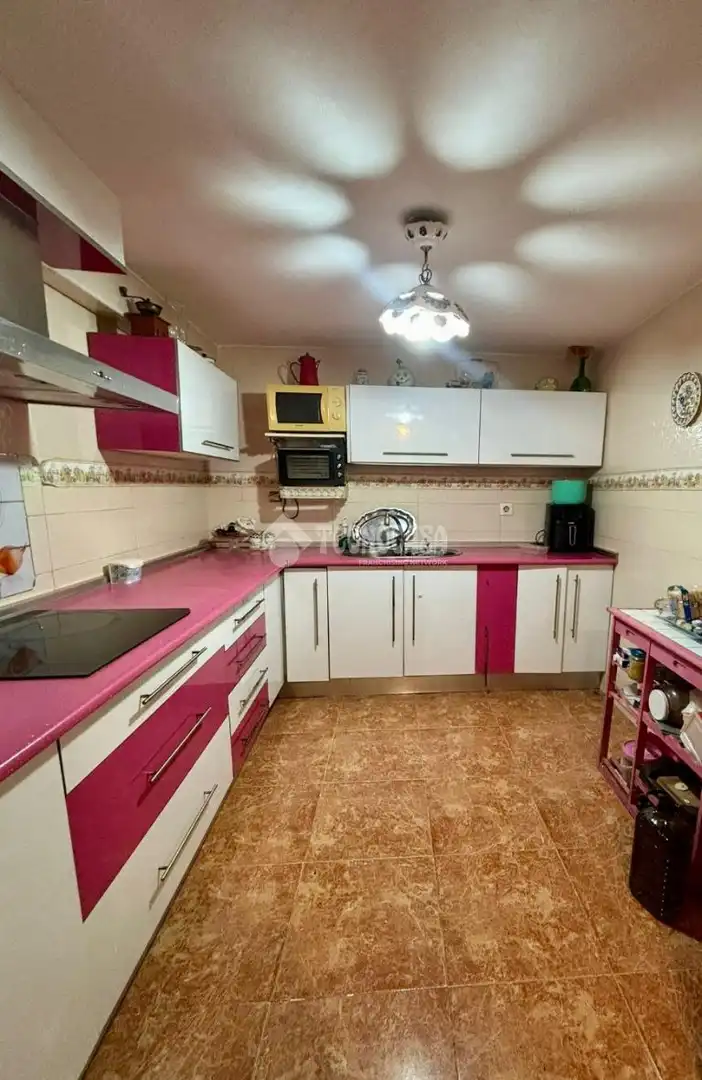 Cuina de Casa adosada en venda en Andújar amb Aire condicionat i Moblat