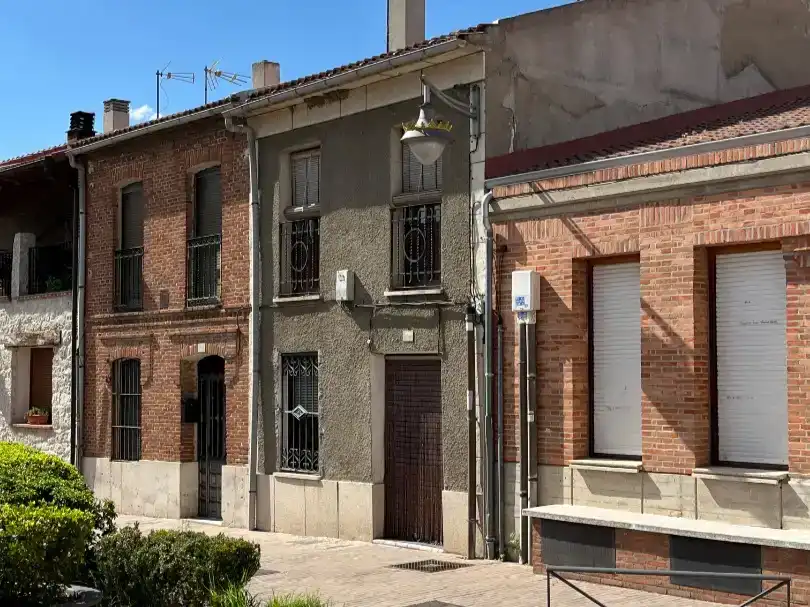 Vista exterior de Casa adosada en venda en Viana de Cega