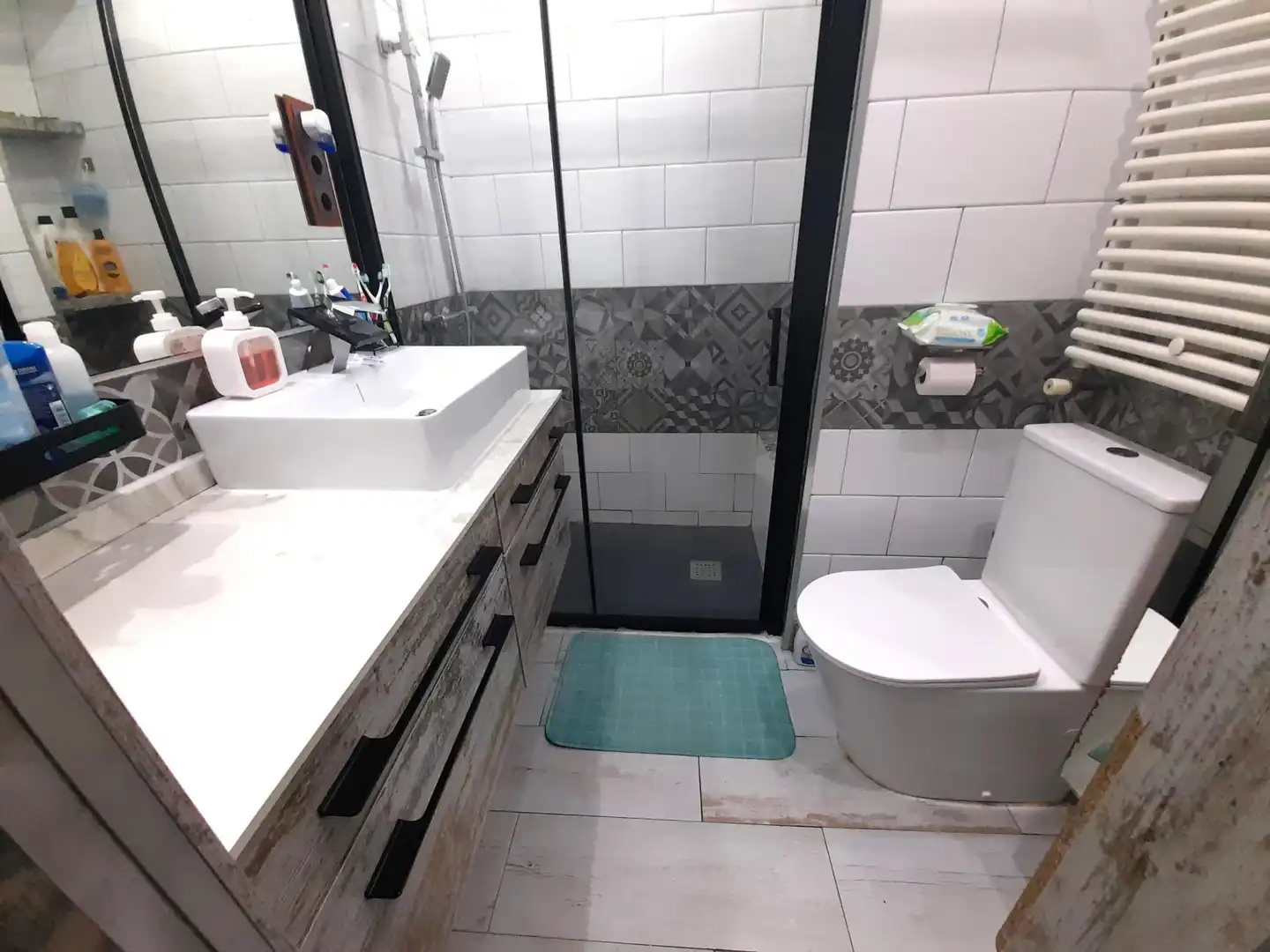Baño de Ático en venta en El Prat de Llobregat con Calefacción y Horno