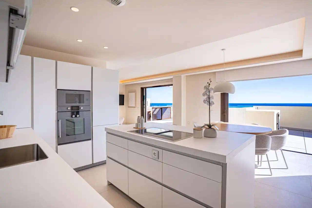 Cocina de Ático de alquiler en Estepona con Aire acondicionado, Calefacción y Terraza