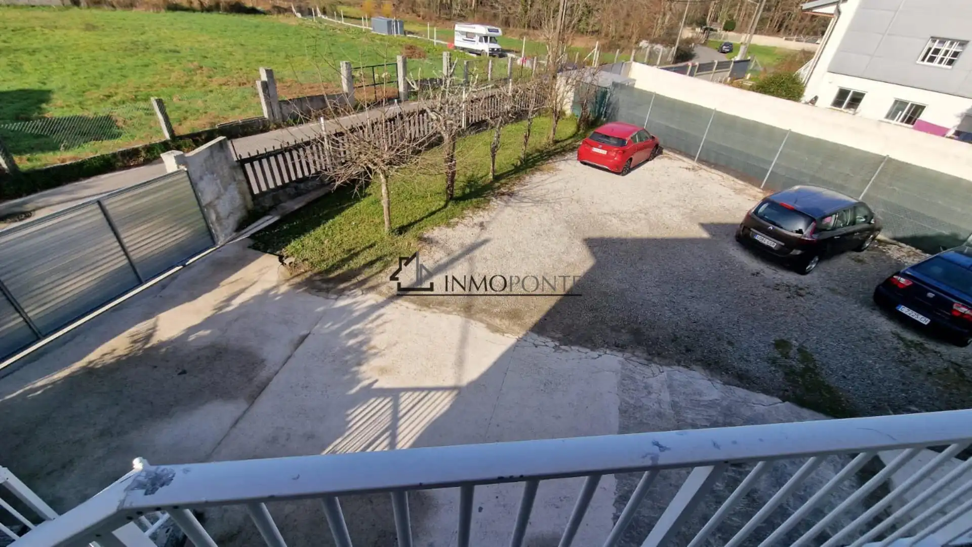 Aparcament de Casa o xalet en venda en Pontevedra Capital  amb Jardí privat