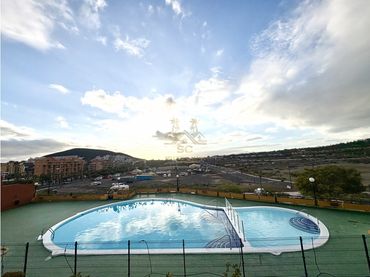 Apartment mit Pool zum Verkauf in Los Cristianos