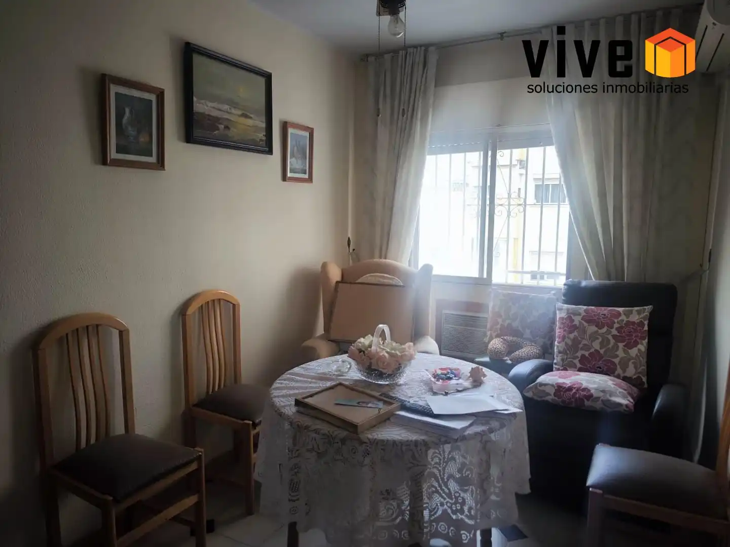 Living room of Flat for sale in Sevilla  with Air Conditioner, Terrace and Furnished