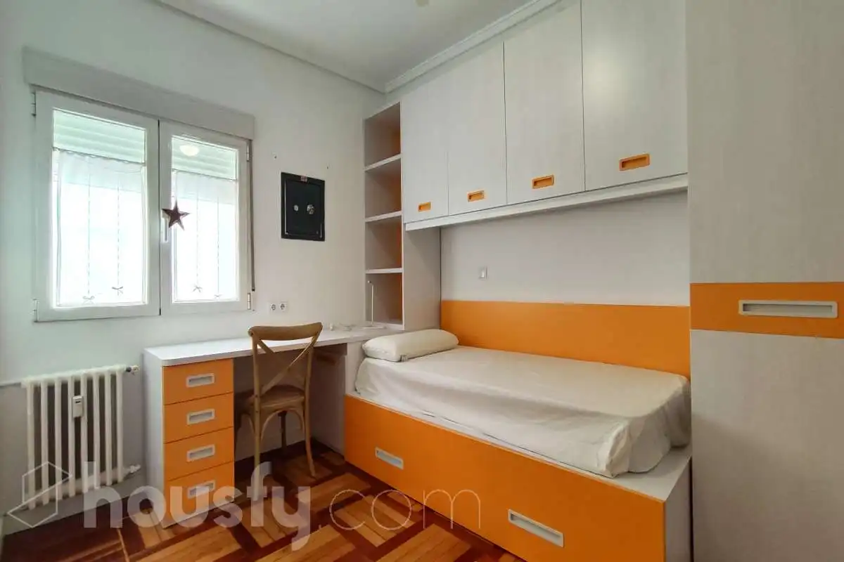 Bedroom of Flat for rent in Madrid  with Air Conditioner, Terrace and Furnished