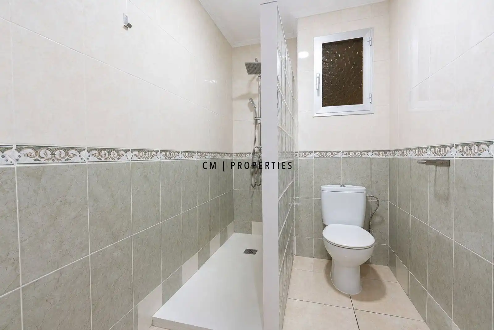 Habitación de Piso en venta en Valencia con Amueblado y Horno