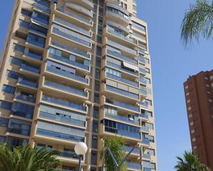 Vista exterior de Pis en venda en Benidorm amb Aire condicionat, Jardí privat i Terrassa
