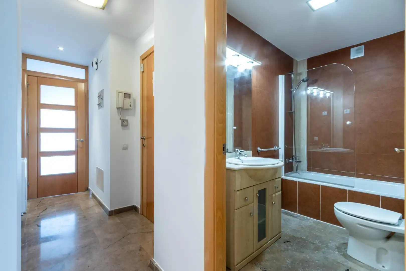 Baño de Ático en venta en Sabadell con Aire acondicionado, Calefacción y Alarma