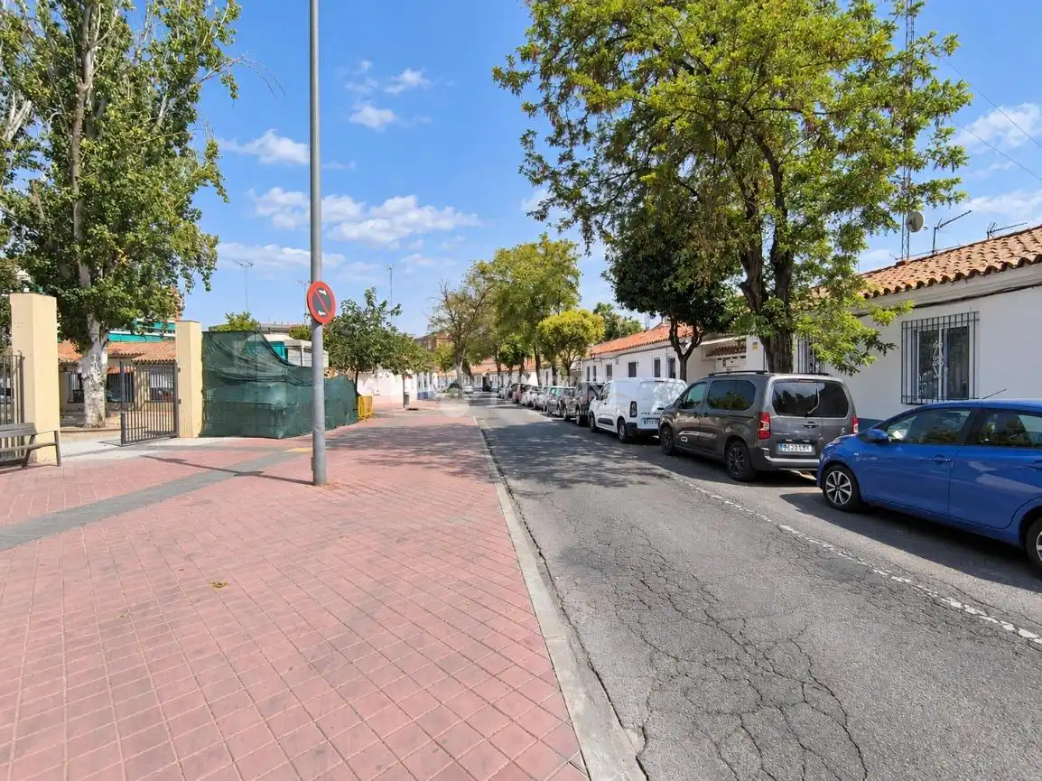Vista exterior de Casa adosada en venta en Alcalá de Henares con Aire acondicionado y Trastero