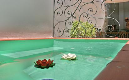 Piscina de Casa o xalet en venda en El Pinós / Pinoso amb Aire condicionat, Calefacció i Jardí privat