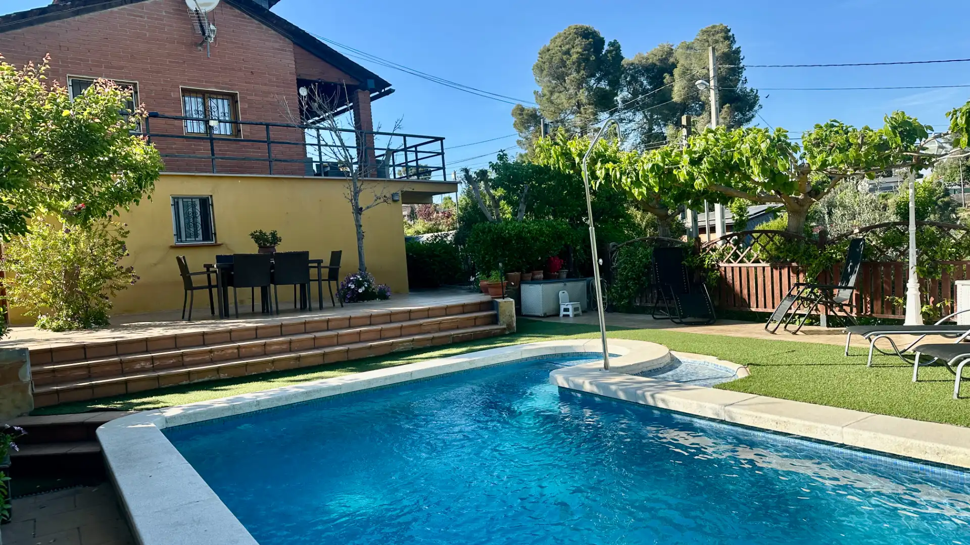 Piscina de Casa o chalet en venta en Rubí con Aire acondicionado, Calefacción y Jardín privado