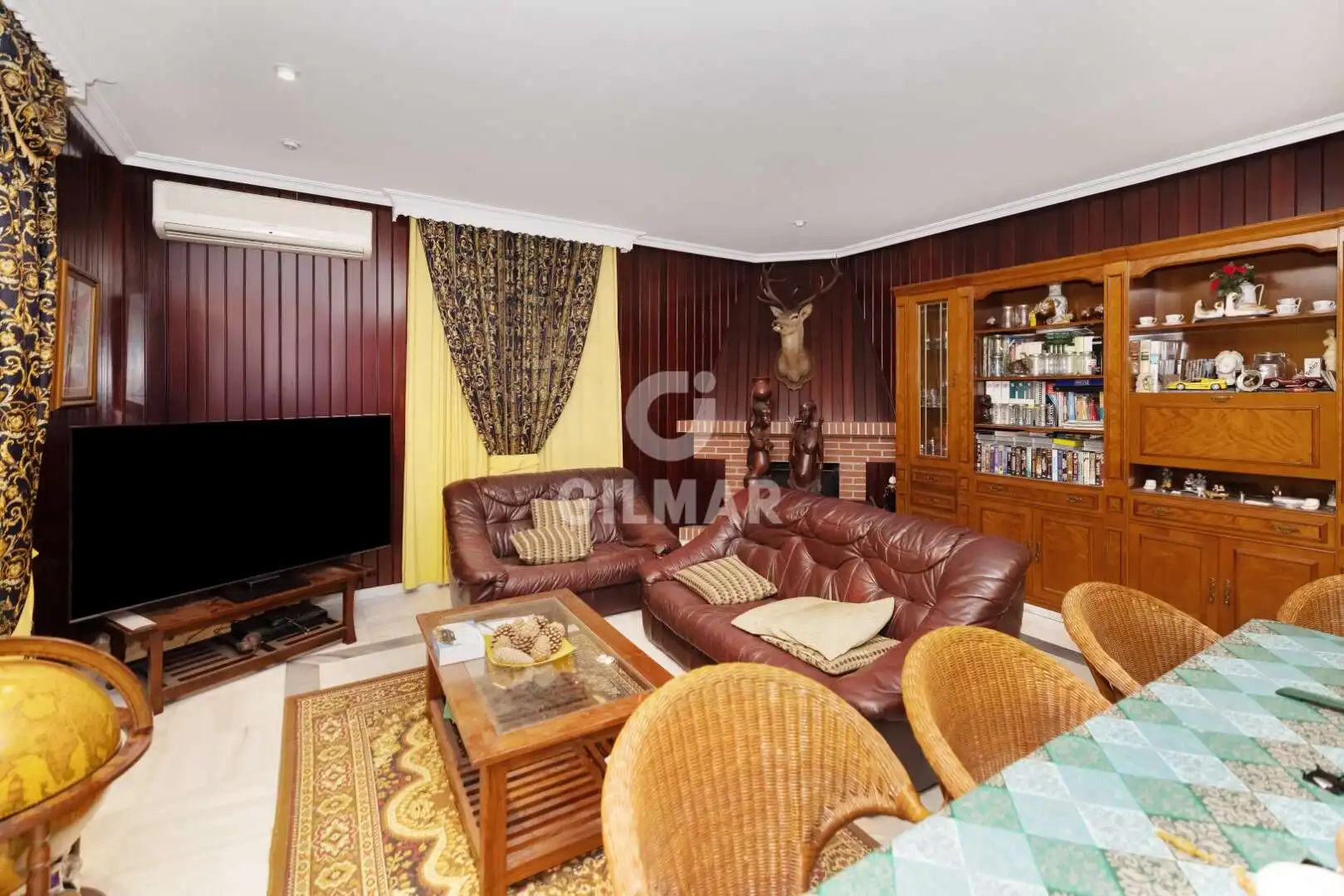 Sala d'estar de Casa o xalet en venda en Chiclana de la Frontera amb Calefacció, Jardí privat i Piscina